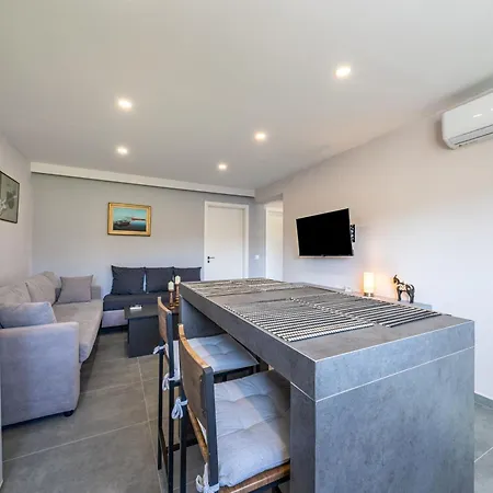 Starry Sky Luxury 2 Apartman Lefkími